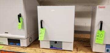 Thermo Scientific/Fisher Scientific Oven, Model 664, S/N 612400-830, 120 V, Single Phase
