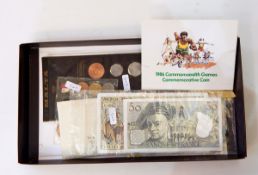 Collection of coins to include 1972 Malta first decimal coins issued on 16th May 1972 and banknotes