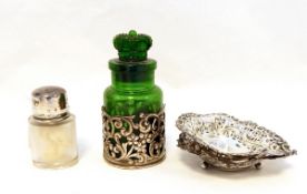 Pair of late Victorian bonbon dishes with open fretwork borders,