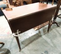 19th century mahogany Pembroke table on squat tapering supports