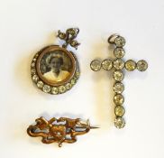 Paste set locket with central glazed section surrounded by a graduated crescent of colourless paste,