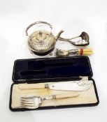Pair of EPNS bone-handled fish servers in case,