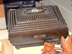 George III lady's jewellery box, sarcophagus-shaped in green morocco leather with gilt mounts,
