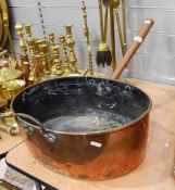 Large copper pan with fixed handle and one carry ring,