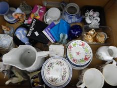 Quantity of assorted ceramics including The Observer Silver Jubilee mug, exclusive edition x 2,