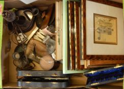 Various framed fashion prints,