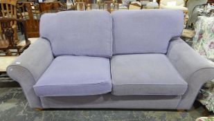 Three-seat settee with loose cushions
