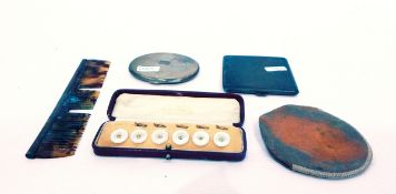 Silver cigarette case of engine-turned square form, a silver metal compact,