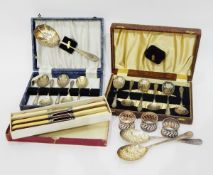 Pair of silver plated berry spoons, a further quantity of assorted silver plated cutlery,
