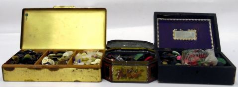 Mixed lot of sewing related items including buttons