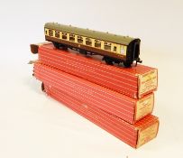 Pullman passenger car 4036, having rare coloured crest together with two tinplate Export coaches,