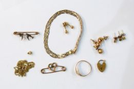 9ct three-colour gold bracelet of woven design, 2g approx.