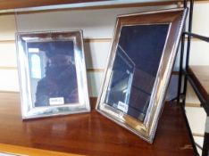 Modern silver-mounted photograph frame, rectangular with bead border, 19cm x 14.