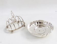 Mid 20th century silver circular fitted dish, 11cm diameter, Birmingham, Adie Bros Ltd, 2.