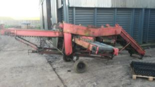 Tong 3ft screen grader. Location: Downham Market, Norfolk.