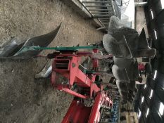Kverneland LO 100 plough. 6 furrow, 100cm point to point, HYD dept wheel, only done 400 acres.