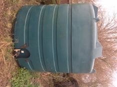 10,000 Litre Tank Condition as shown leaks around the tap Location: Peterborough, Cambridgeshire