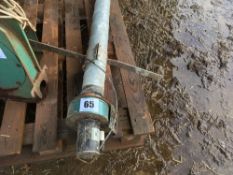 Screw-in grain aerator