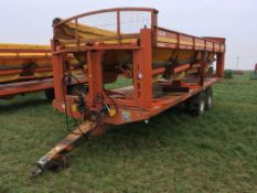 2004 Larrington 8 box loaders with trailer on 385/65R22.5 wheels and tyres.