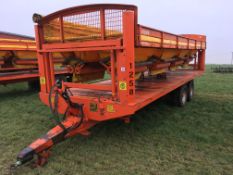 2008 Larrington 8 box loaders with trailer on 385/65R22.5 wheels and tyres.