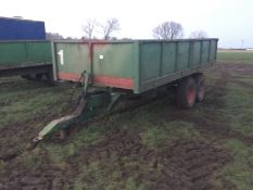 Twin axle hydraulic tipping trailer