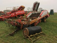 2000 Reekie Cleanflow 2170 trailed root harvester, unmanned,