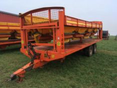 2008 Larrington 8 box loaders with trailer on 385/65R22.5 wheels and tyres.