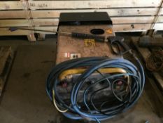 Cleanwell 13100 diesel pressure washer single phase