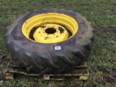 Single John Deere 16.