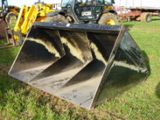 JCB Telehandler grain bucket (approximate capacity 2 tonnes)