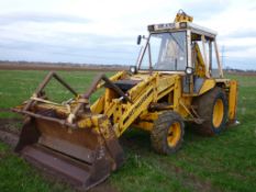 JCB 3CX Extra Dig with 4 in 1 bucket and pallet tines on 10.5/80-18 new front and 18.