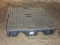 Drum spill containment tray