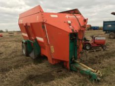 Kverneland KD6142 feeder wagon twin discharge doors and twin blades