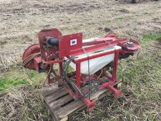 Slug pellet applicator