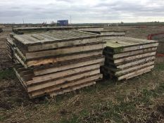 Wooden grain drying floor