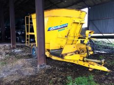 Shelbourne Reynolds single auger power mix feeder wagon, 2001, Front conveyor, dual sided discharge,