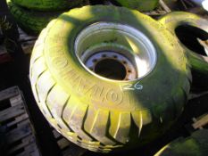 10 Stud Rim & Vredestein Flotation 700/45 x 22.