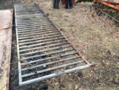 1 No 18' Yard Partition