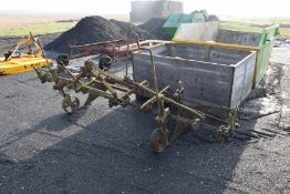 Ransomes tool bar with ridging bodies