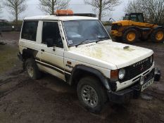 1990 Mitsubushi SWB Shogun, runner with gearbox fault. Reg: H419 NTF.