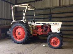 1976 David Brown 885 2wd tractor, with cab. Reg No: OFL 533R.