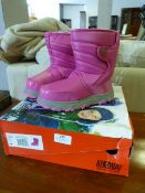 *Children's Khombu Boots (Pink) Size: 1