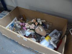 Box Containing Ornaments, Glassware, Dry Flowers, etc.