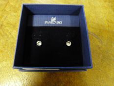 *SWAROVSKI EARRING