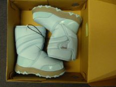 *KHOMBU CHILDREN'S BOOTS (LIGHT BLUE) SIZE: 12