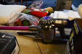 *DYSON V6 ABSOLUTE VACUUM