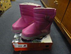 *KHOMBU CHILDREN'S BOOTS (PINK) SIZE: 5