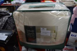 *DOUBLE VELVET SHEET SET