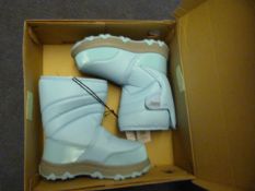 *KHOMBU CHILDREN'S BOOTS (LIGHT BLUE) SIZE: 12