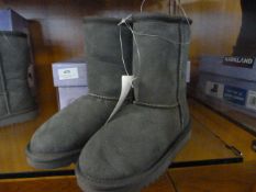 *CHILDREN'S SHEEPSKIN BOOTS (GREY) SIZE: 13